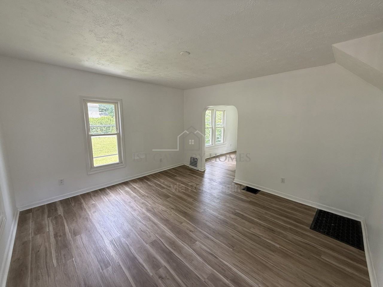 257 Arch St - Photo 2 of 8