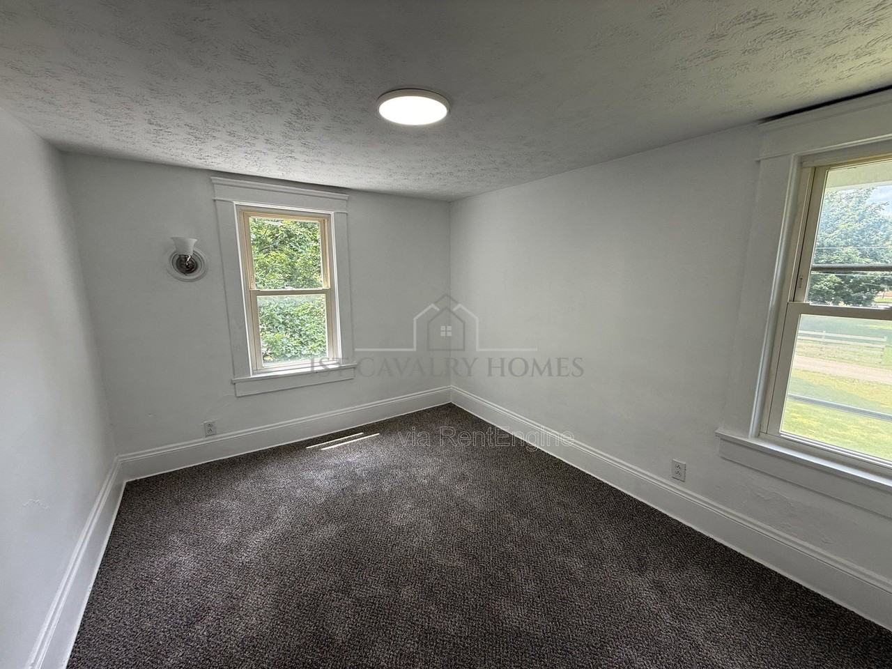 257 Arch St - Photo 5 of 8