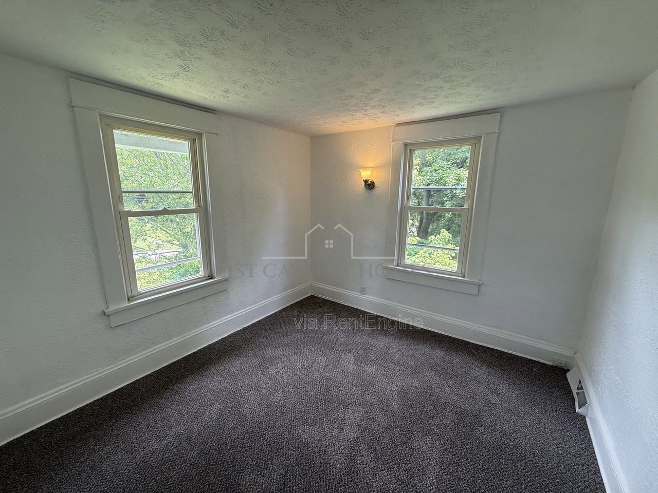 257 Arch St - Photo 7 of 8