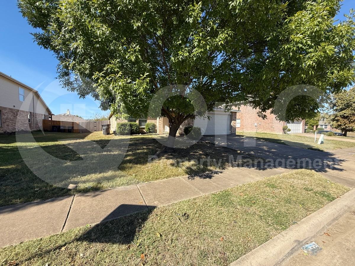 8956 Preakness Cir - Photo 3 of 23