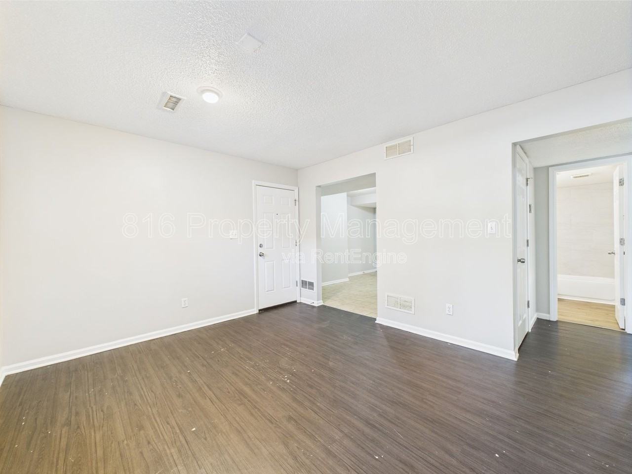 1229 W Hayward Ave #C - Photo 3 of 17