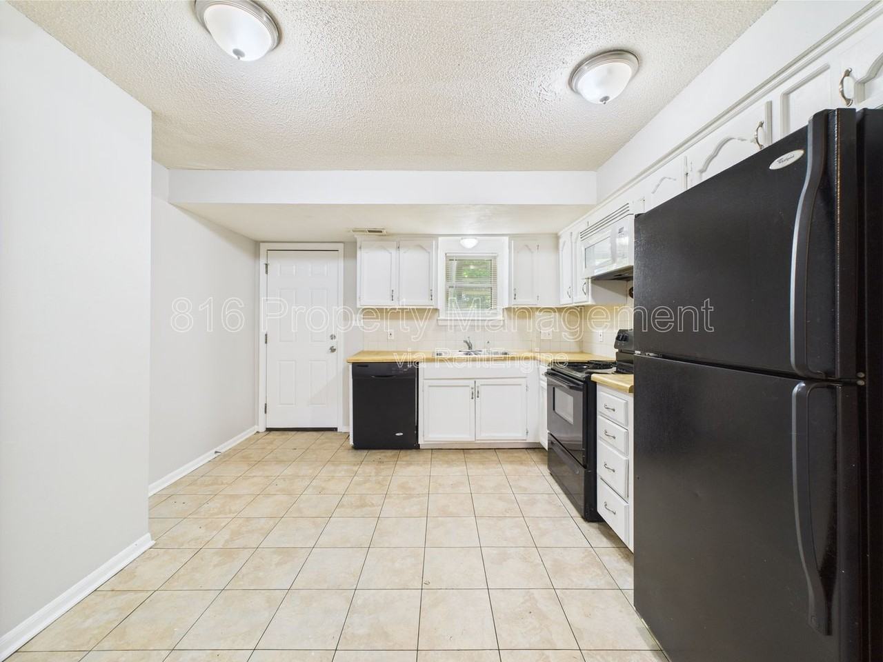 1229 W Hayward Ave #C - Photo 4 of 17
