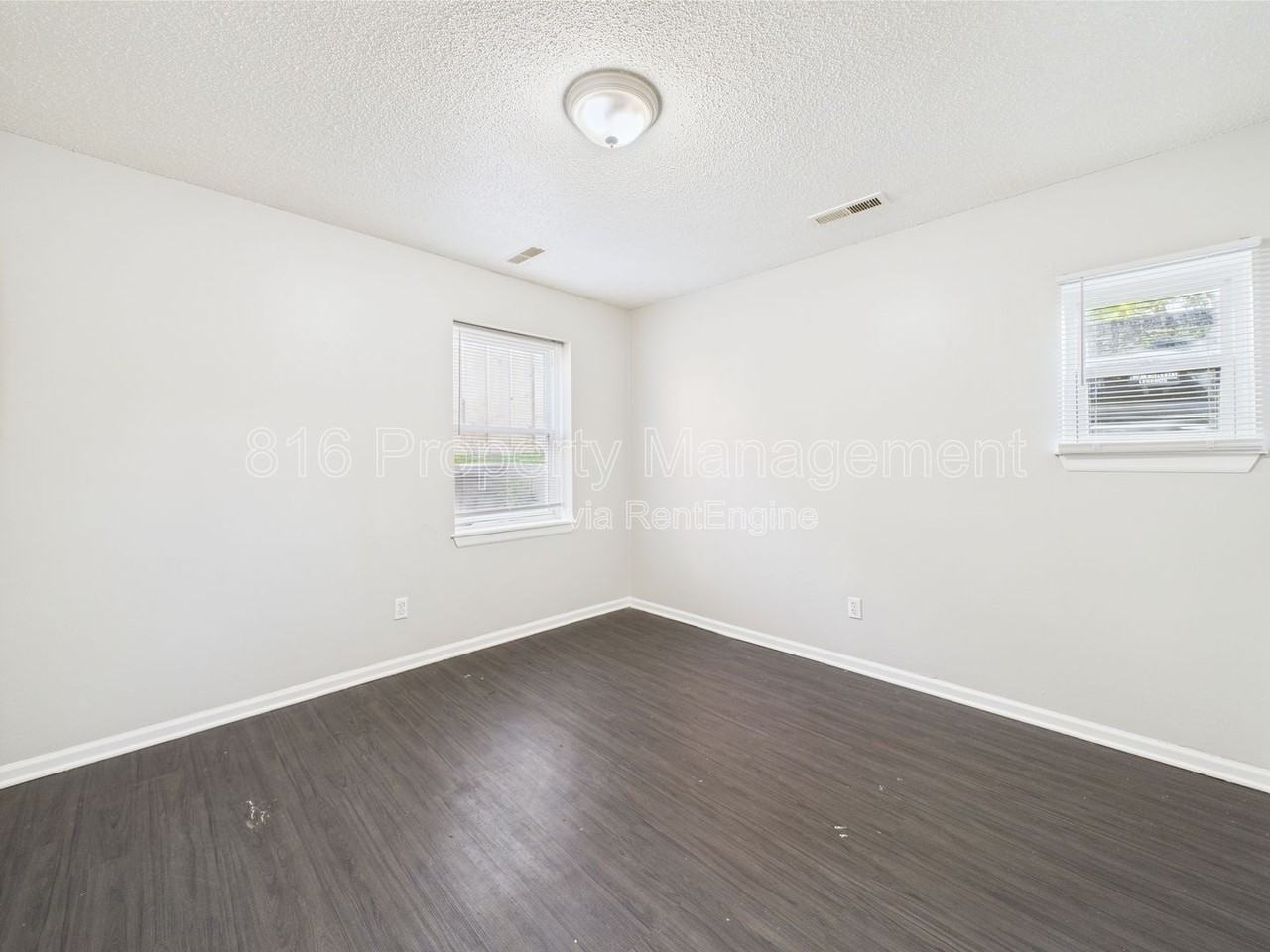 1229 W Hayward Ave #C - Photo 7 of 17