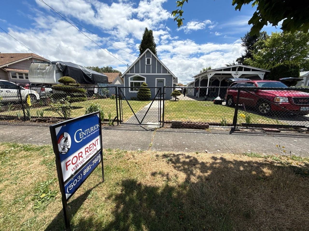 3810 Mahrt Ave Se - Photo 2 of 37