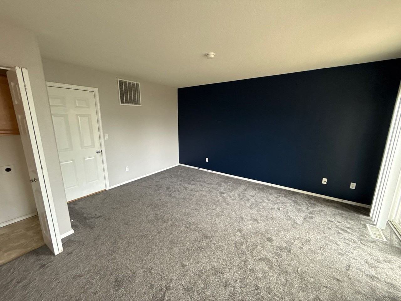 4105 Windy Ave Ne - Photo 6 of 29