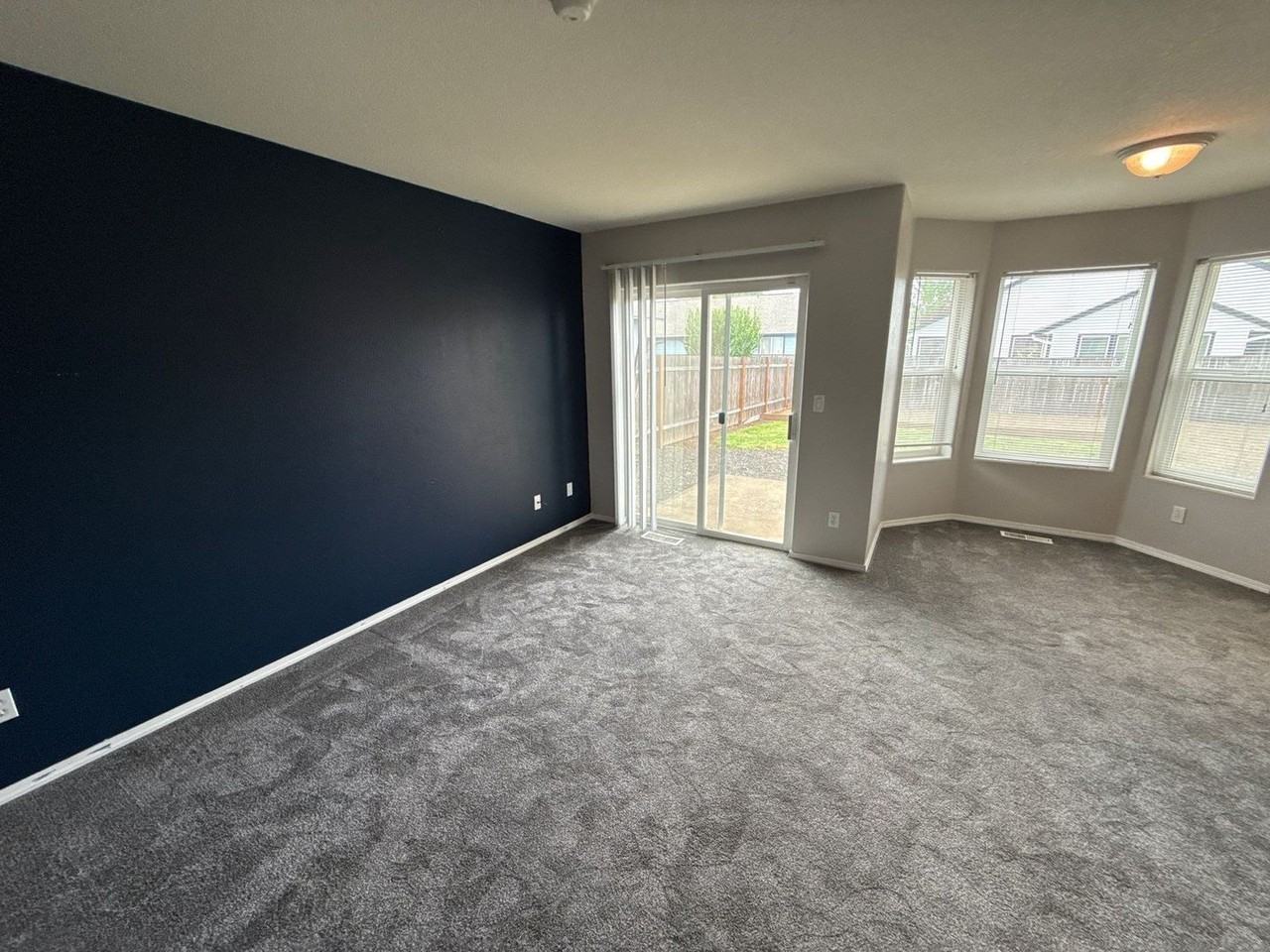 4105 Windy Ave Ne - Photo 7 of 29
