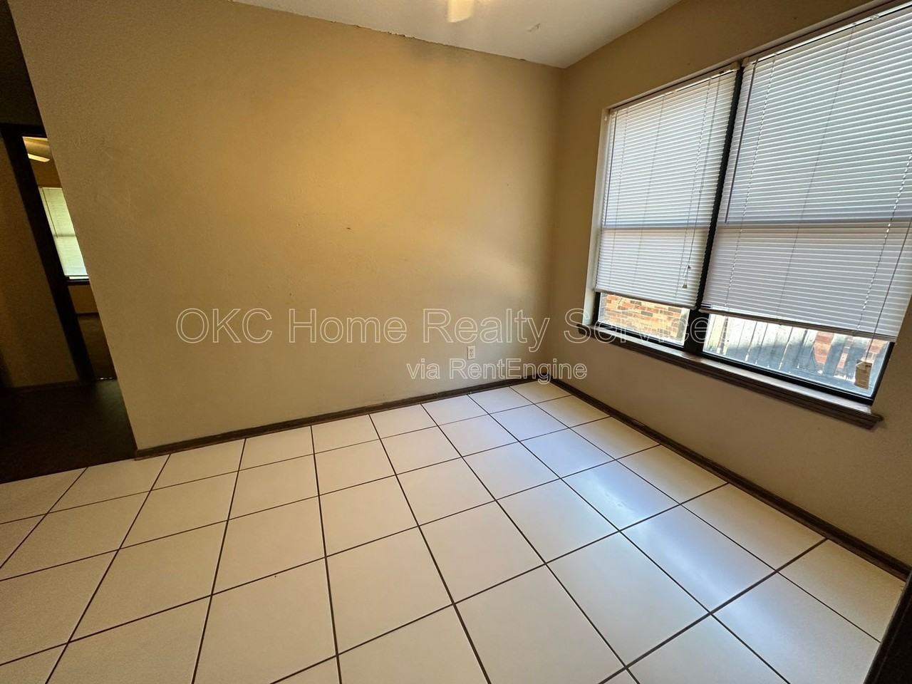 234 Barrett Pl - Photo 4 of 21
