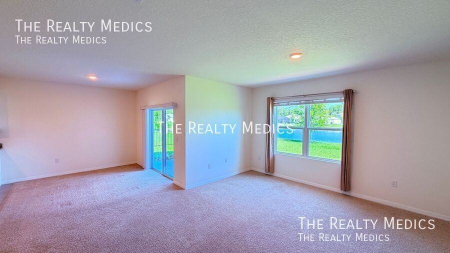 3231 Silas Dr - Photo 4 of 28