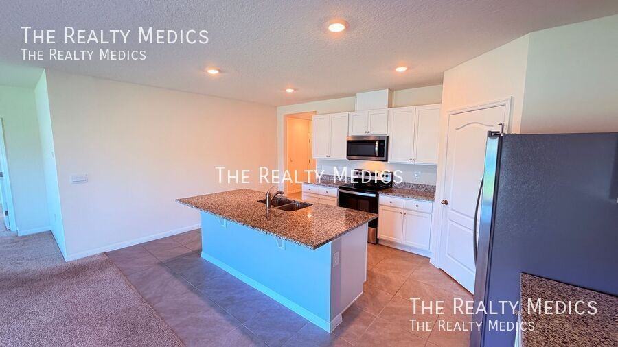 3231 Silas Dr - Photo 7 of 28
