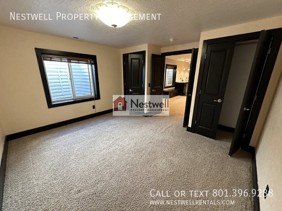 10768 S Pine Shadow Rd - Photo 5 of 45