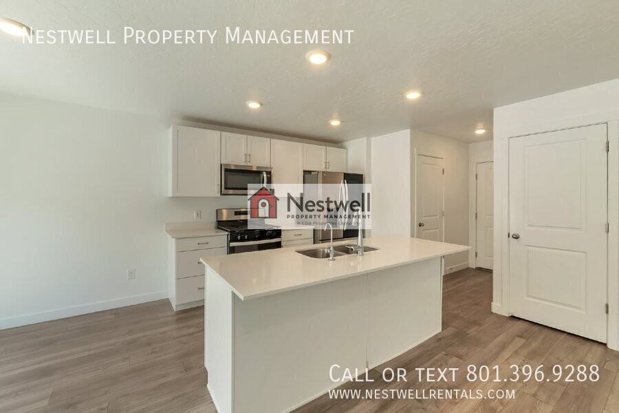 533 N Helmsman Ln - Photo 5 of 30