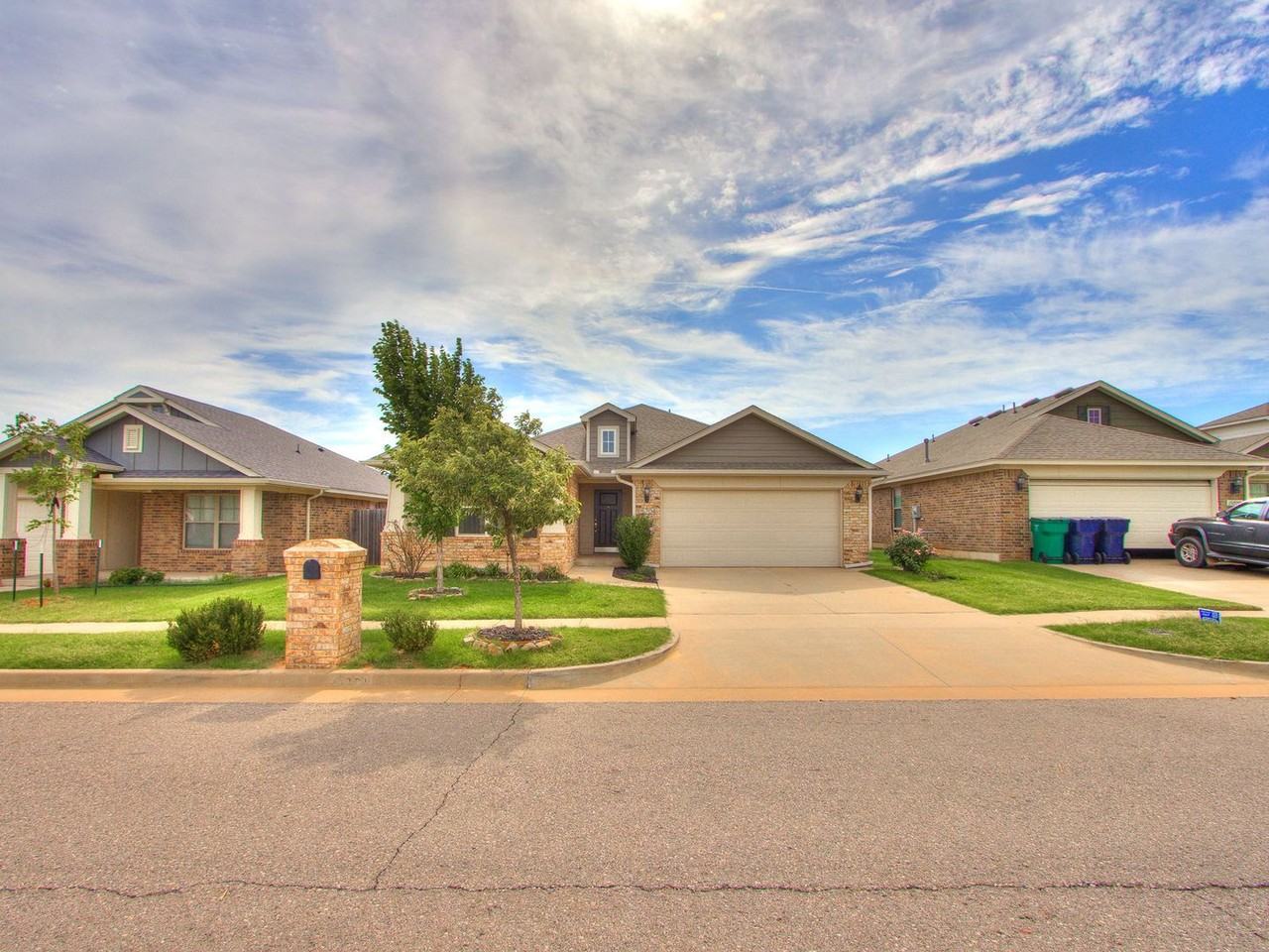 15704 Caney Dr - Photo 3 of 33