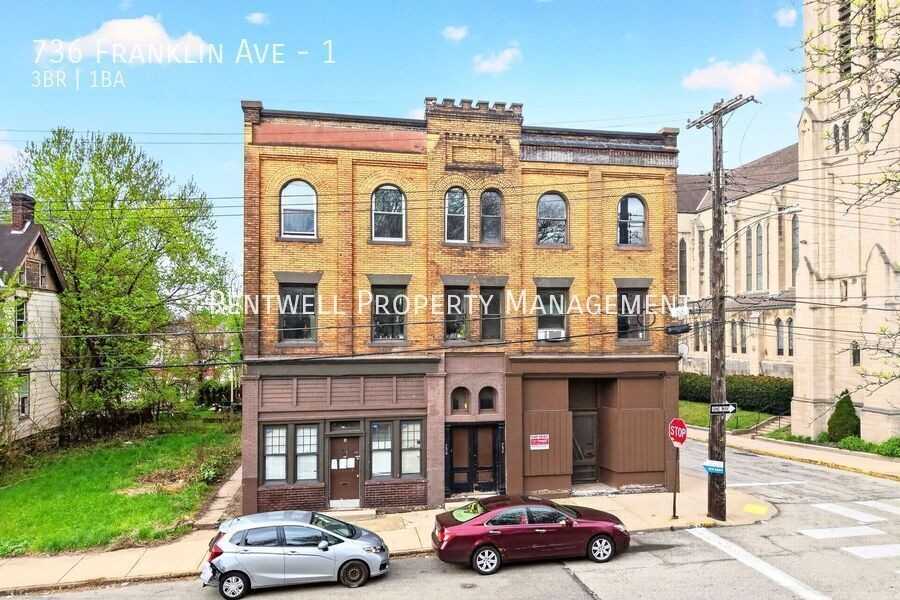 736 Franklin Ave #1 - Photo 2 of 20