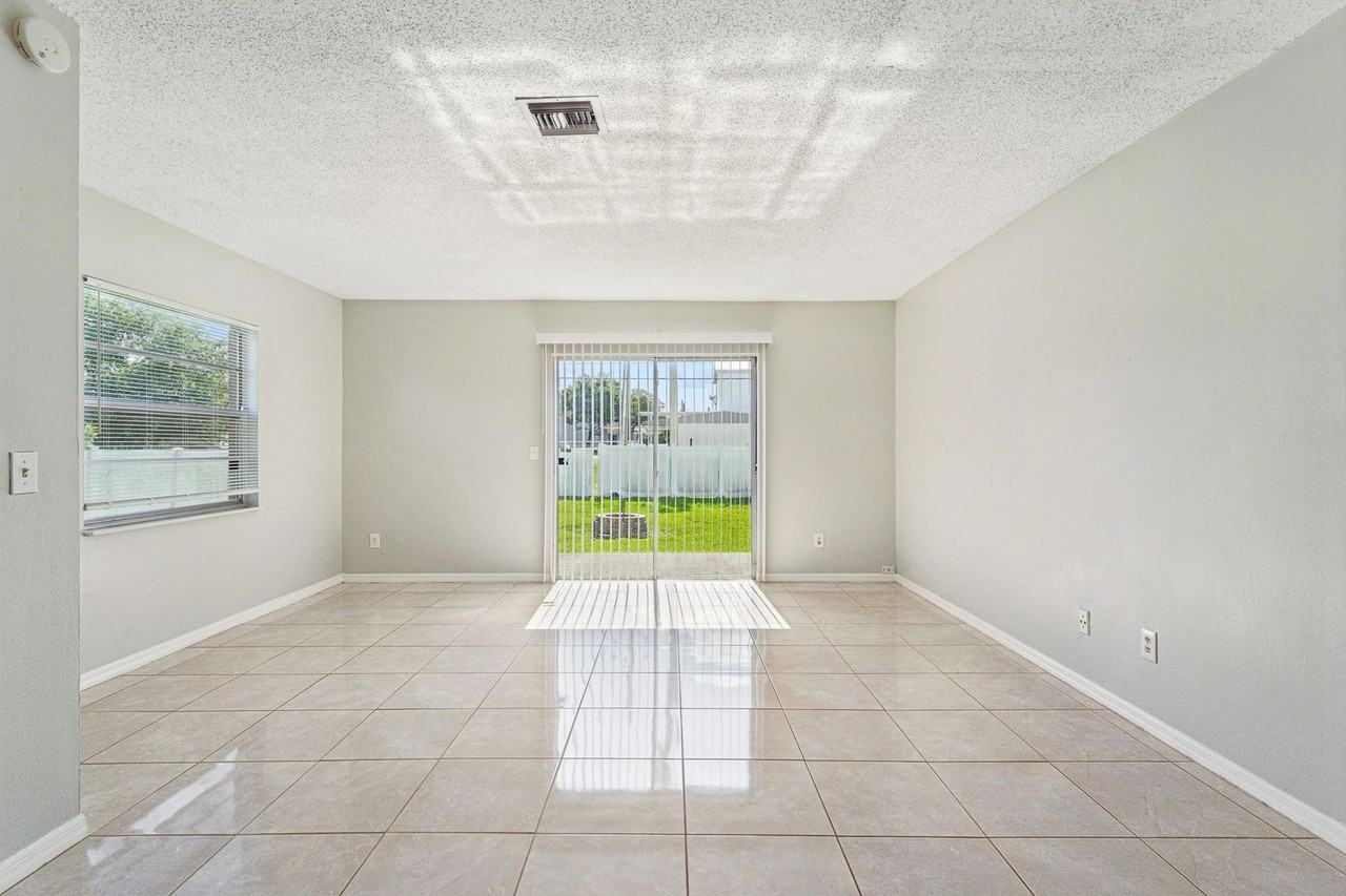 535 Verbena Ct - Photo 2 of 12