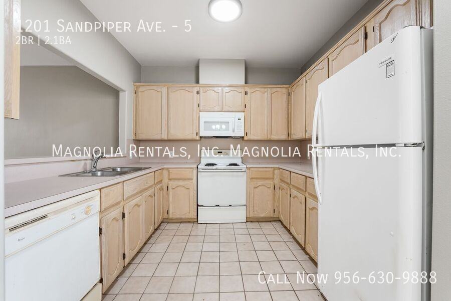1201 Sandpiper Ave #5 - Photo 7 of 18