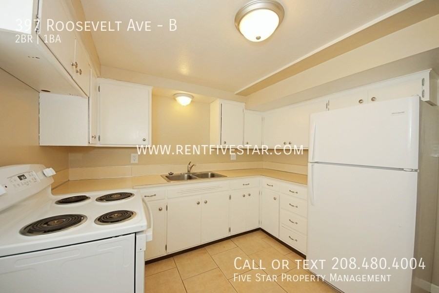 397 Roosevelt Ave #B - Photo 4 of 11