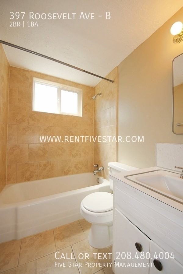 397 Roosevelt Ave #B - Photo 6 of 11