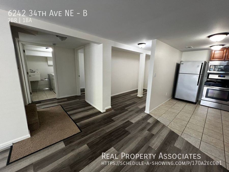 6242 34th Ave Ne #B - Photo 4 of 14