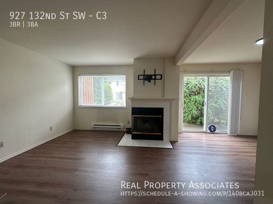 927 132nd St Sw #C3 - Photo 3 of 22