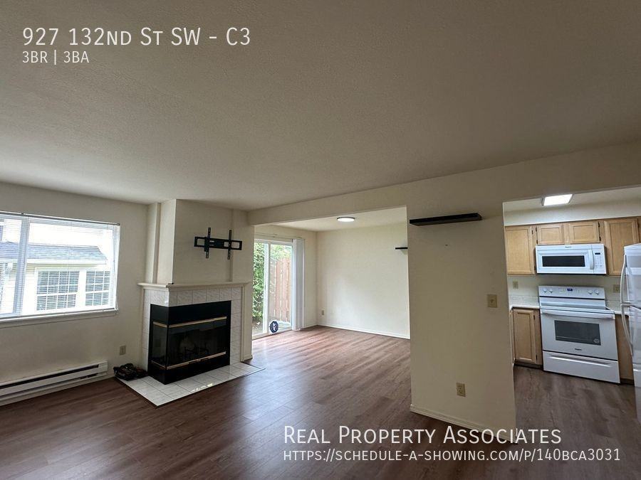 927 132nd St Sw #C3 - Photo 4 of 22
