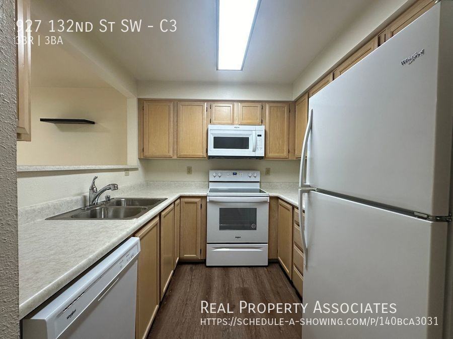 927 132nd St Sw #C3 - Photo 5 of 22