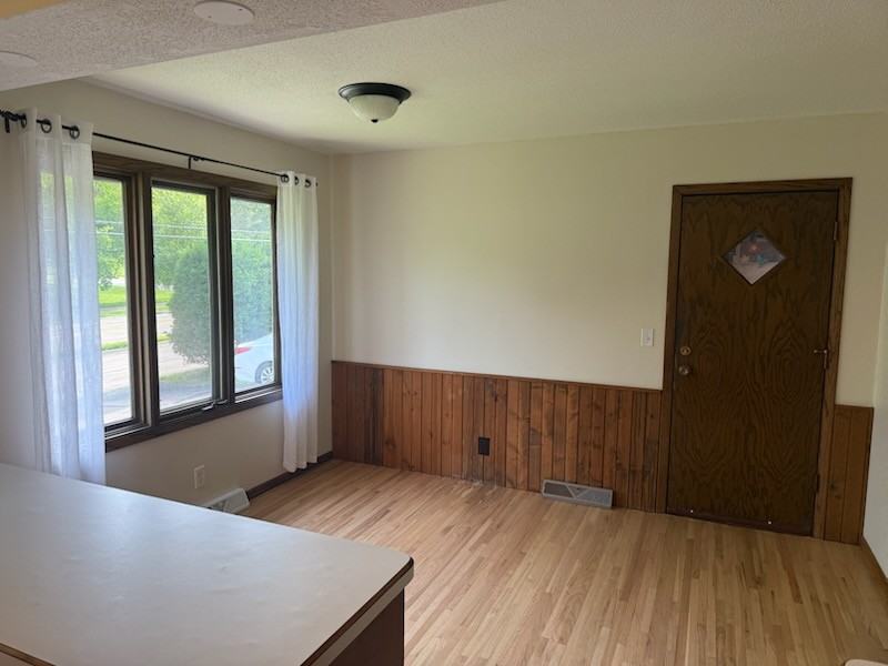 276 Palomino Dr - Photo 3 of 12