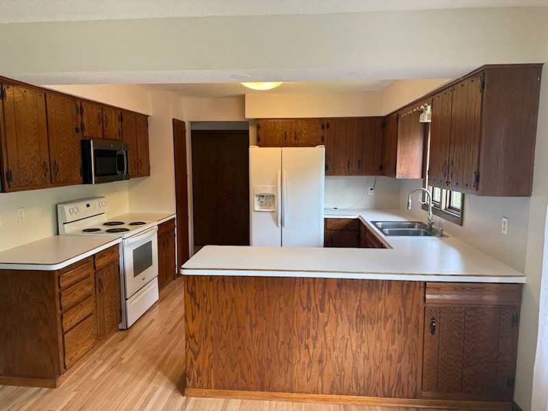 276 Palomino Dr - Photo 2 of 12