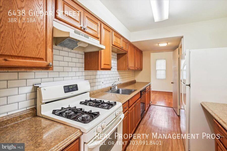 6438 Gildar St - Photo 6 of 20