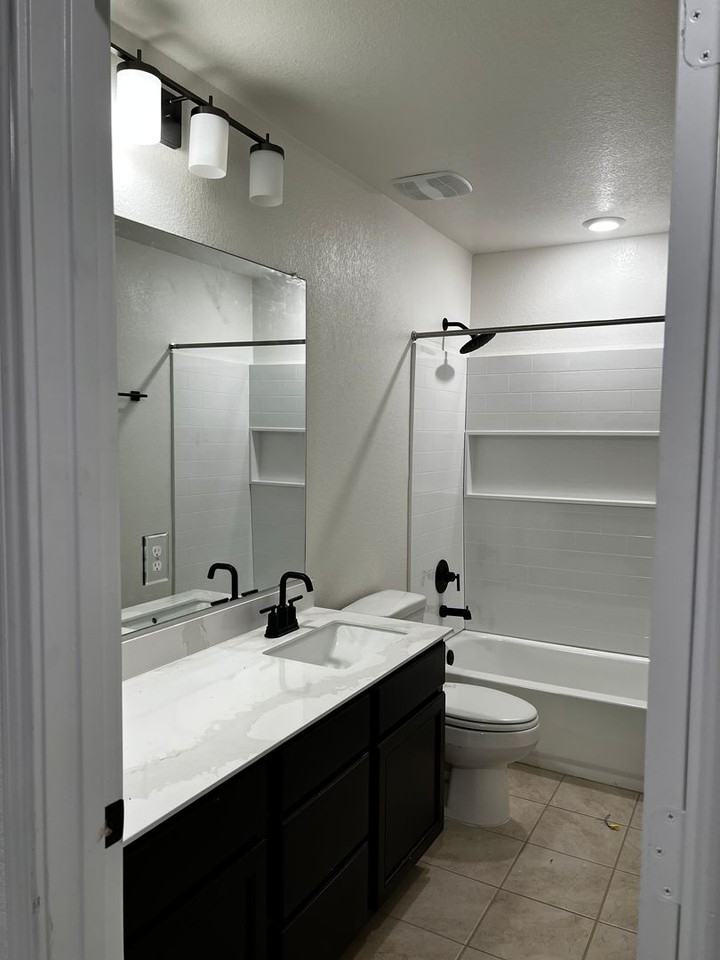 1309 Long Creek Ln - Photo 3 of 5