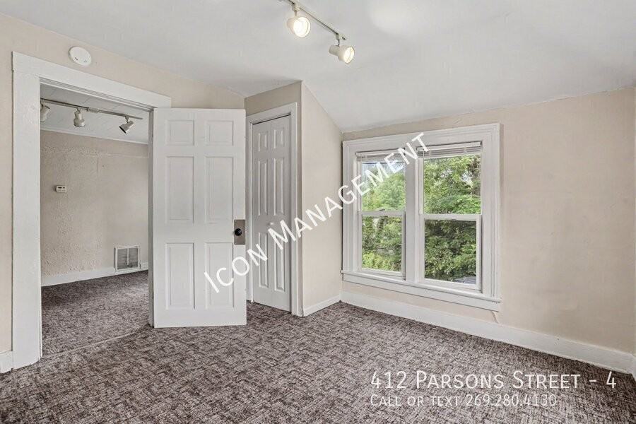 412 Parsons St #4 - Photo 3 of 14