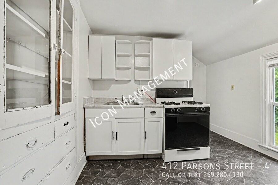 412 Parsons St #4 - Photo 4 of 14