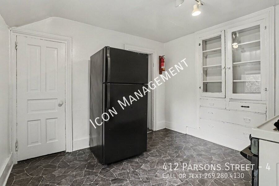 412 Parsons St #4 - Photo 5 of 14