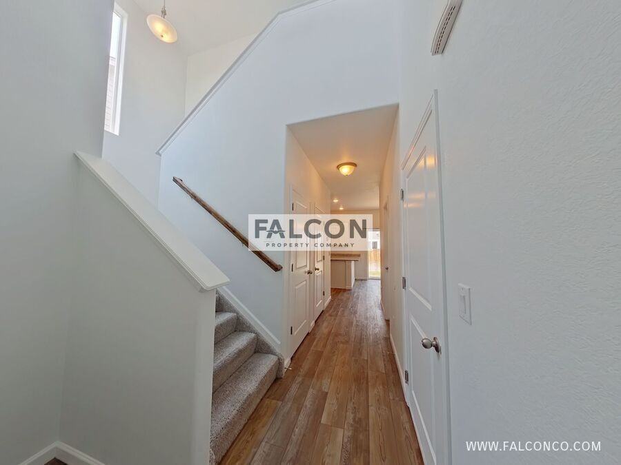 10512 Castor Dr - Photo 2 of 20