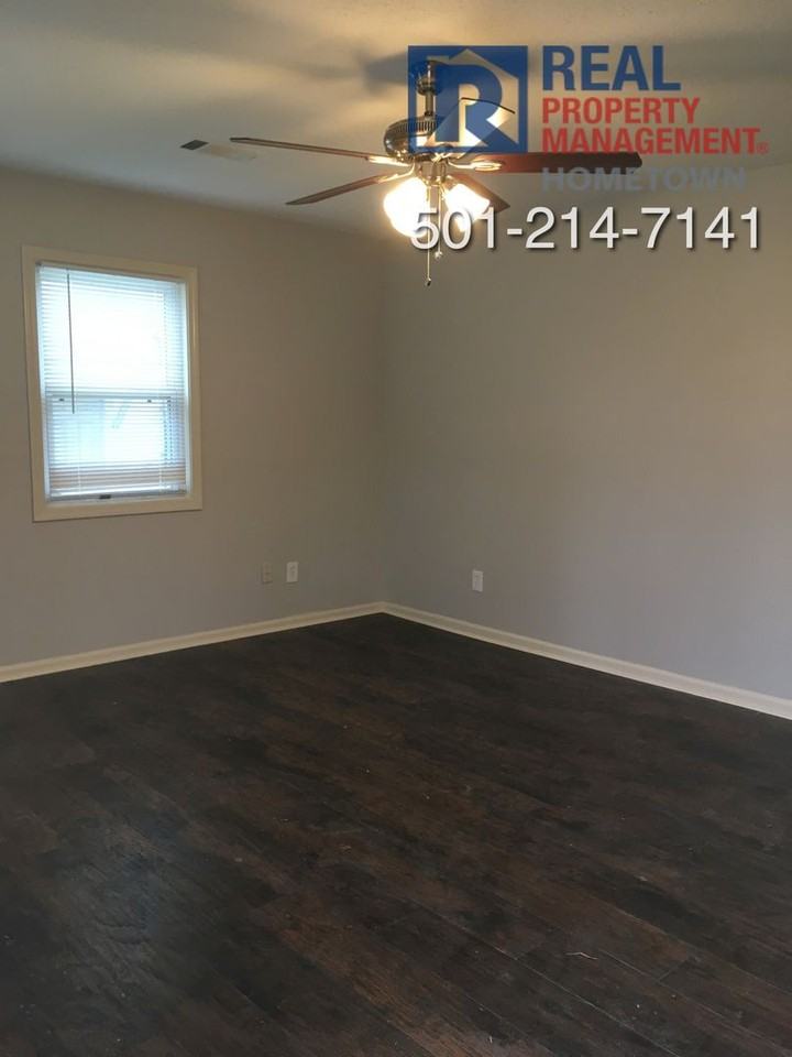 807 S Main - Photo 3 of 16