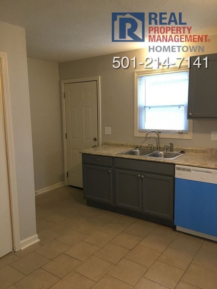807 S Main - Photo 6 of 16