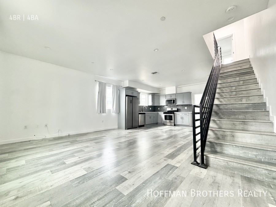 158 N Mariposa Ave #1-2 - Photo 3 of 20