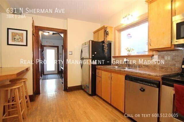 631 N Sherman Ave - Photo 5 of 19