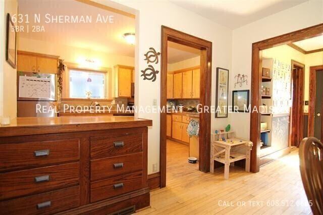 631 N Sherman Ave - Photo 6 of 19