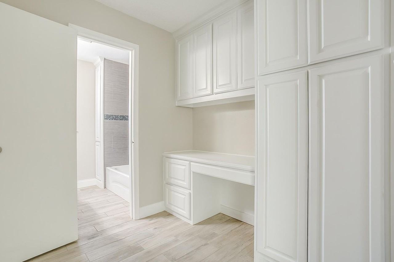 1812 Winchester Way - Photo 5 of 43