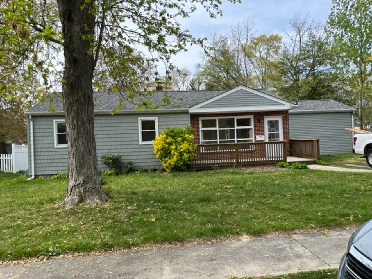 209 Haines Ave - Photo 2 of 21