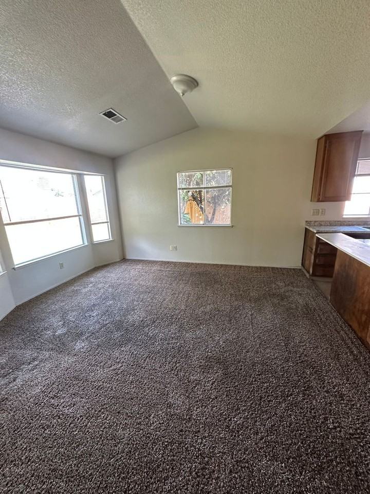 2348 Pinon Ct - Photo 3 of 15