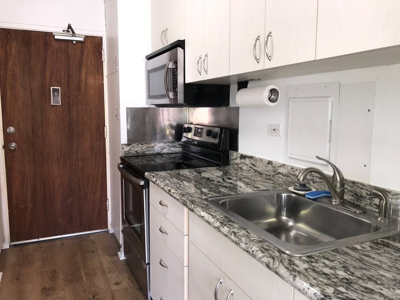 710 Lunalilo St - Photo 6 of 9