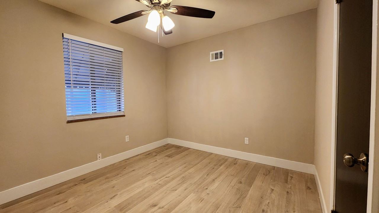 6266 Nottingham Avenue - Photo 7 of 14