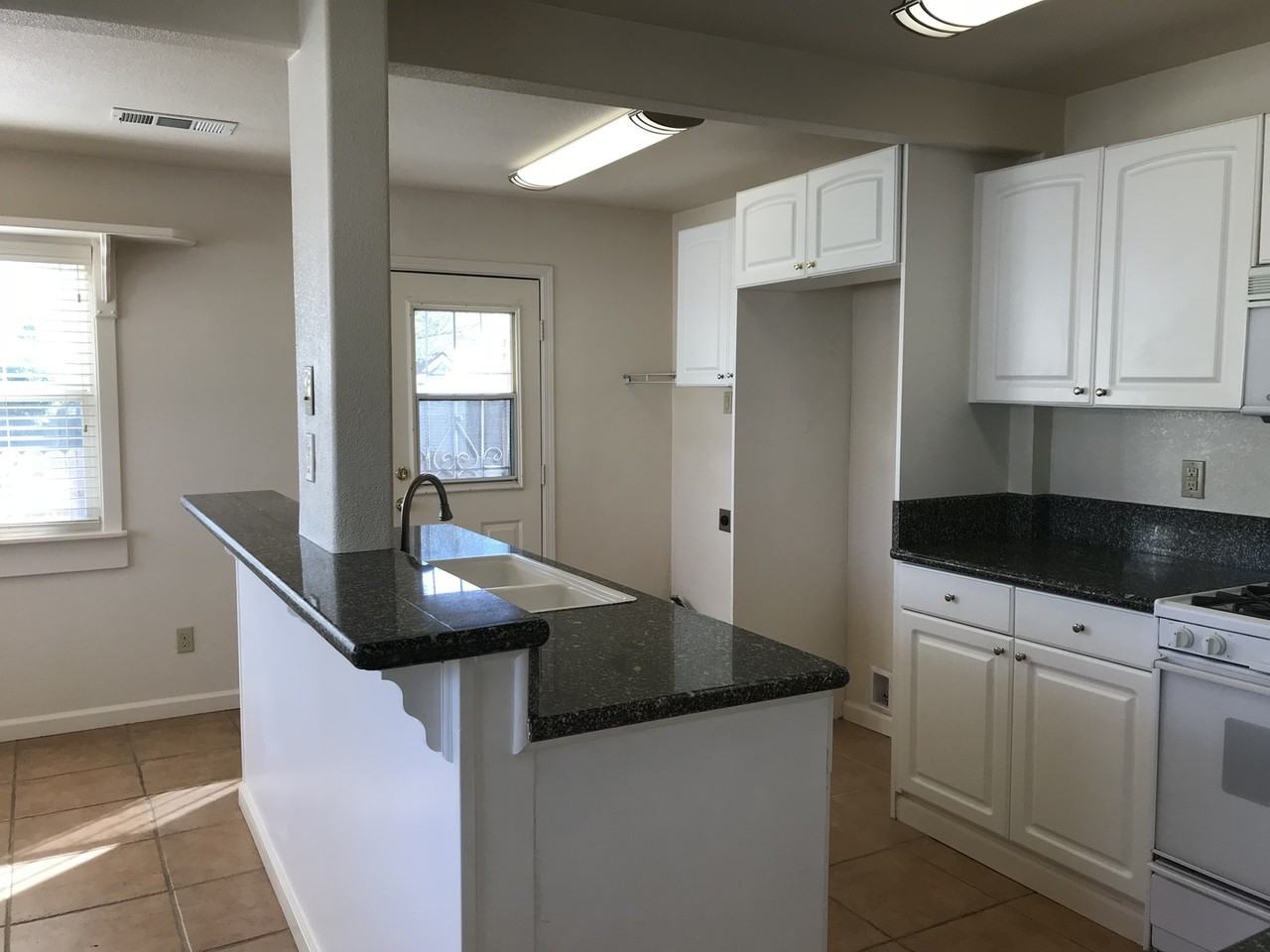324 Stevenson St - Photo 6 of 26