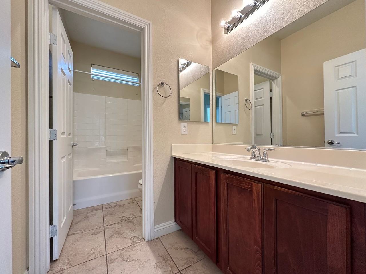 197 Spring Hollow Dr - Photo 3 of 23
