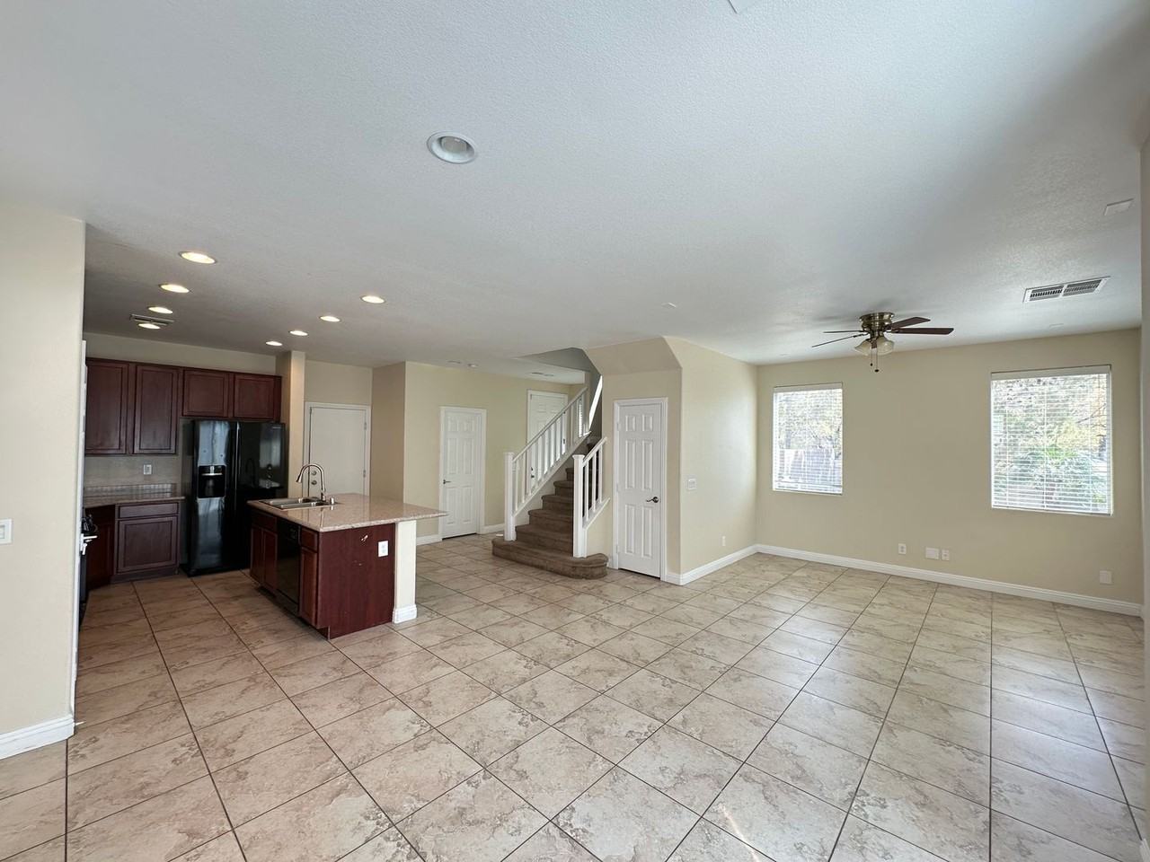 197 Spring Hollow Dr - Photo 5 of 23