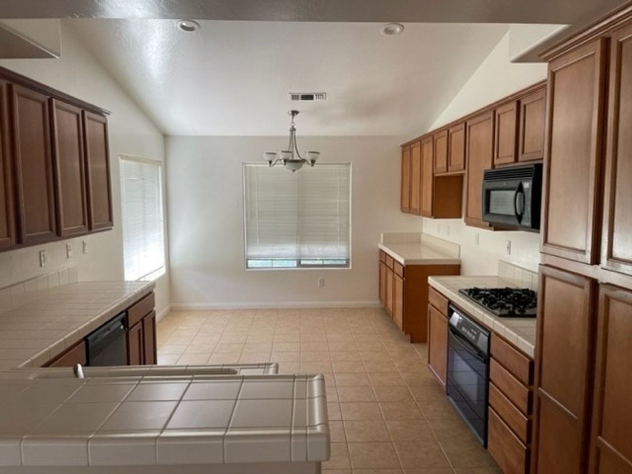 104 Cedmont Dr - Photo 7 of 21