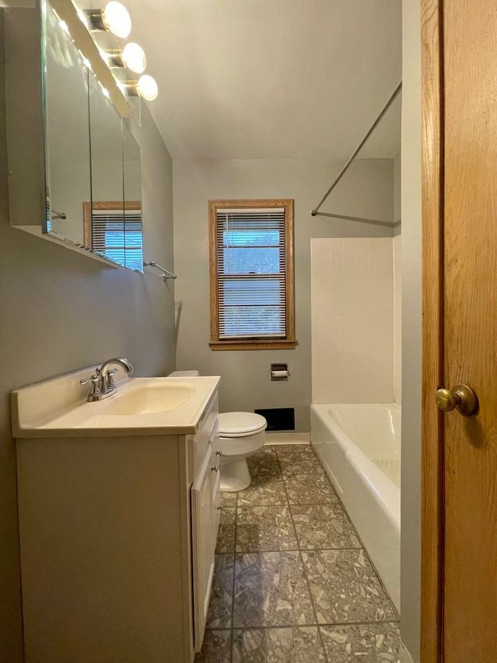 1953 White Bear Ave N - Photo 3 of 7