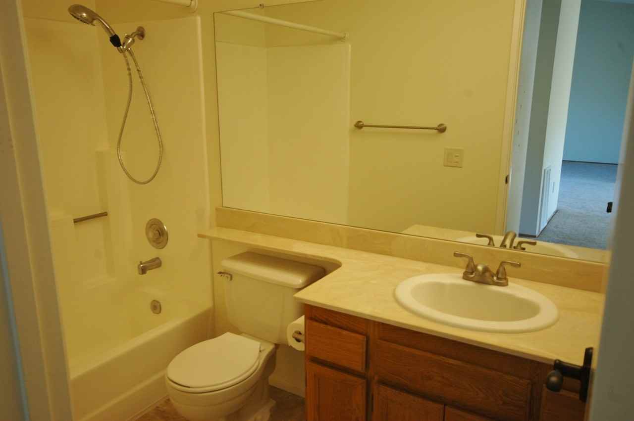 2824 Winthrop Ave - Photo 5 of 11