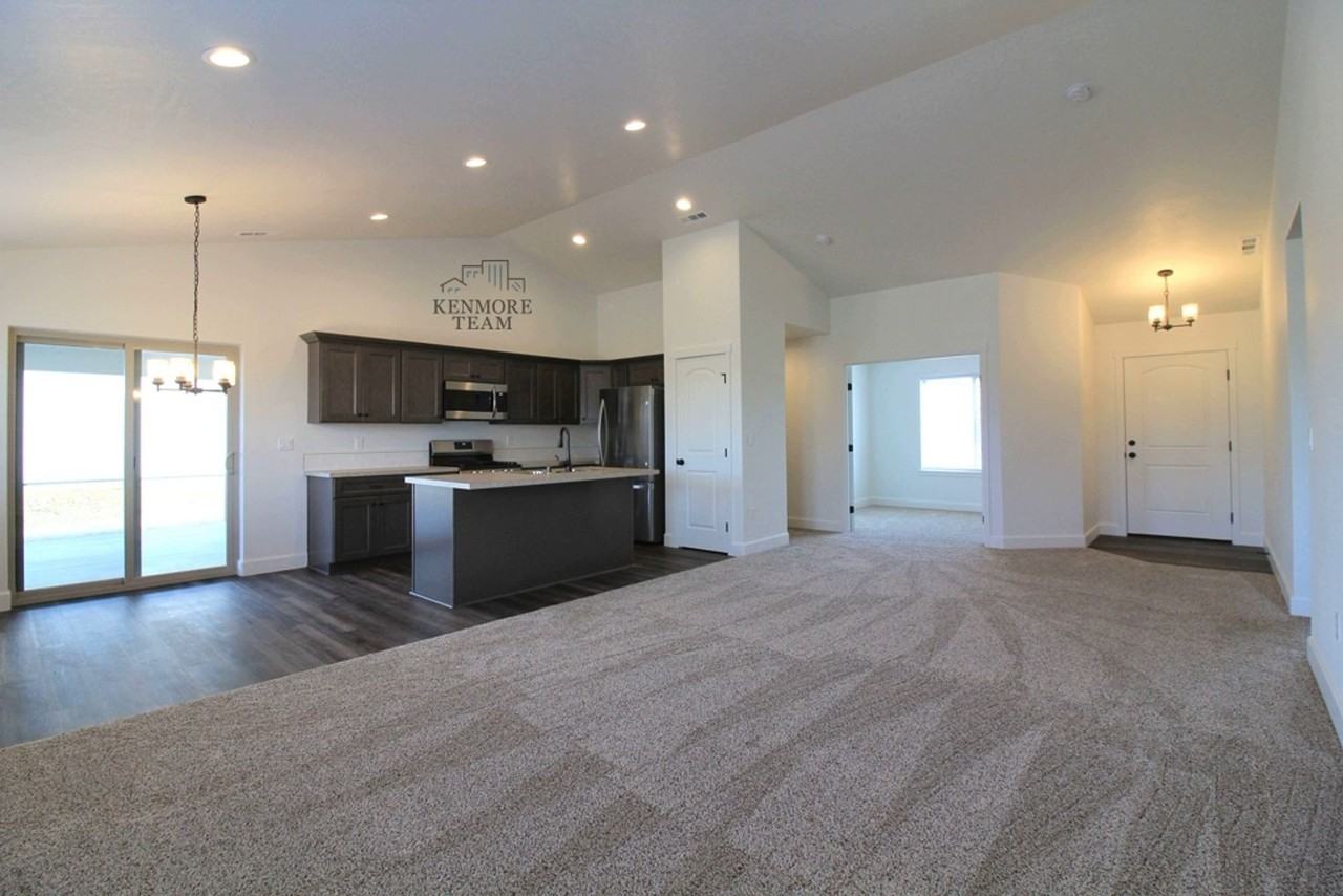 7607 Coldwater Dr - Photo 4 of 10